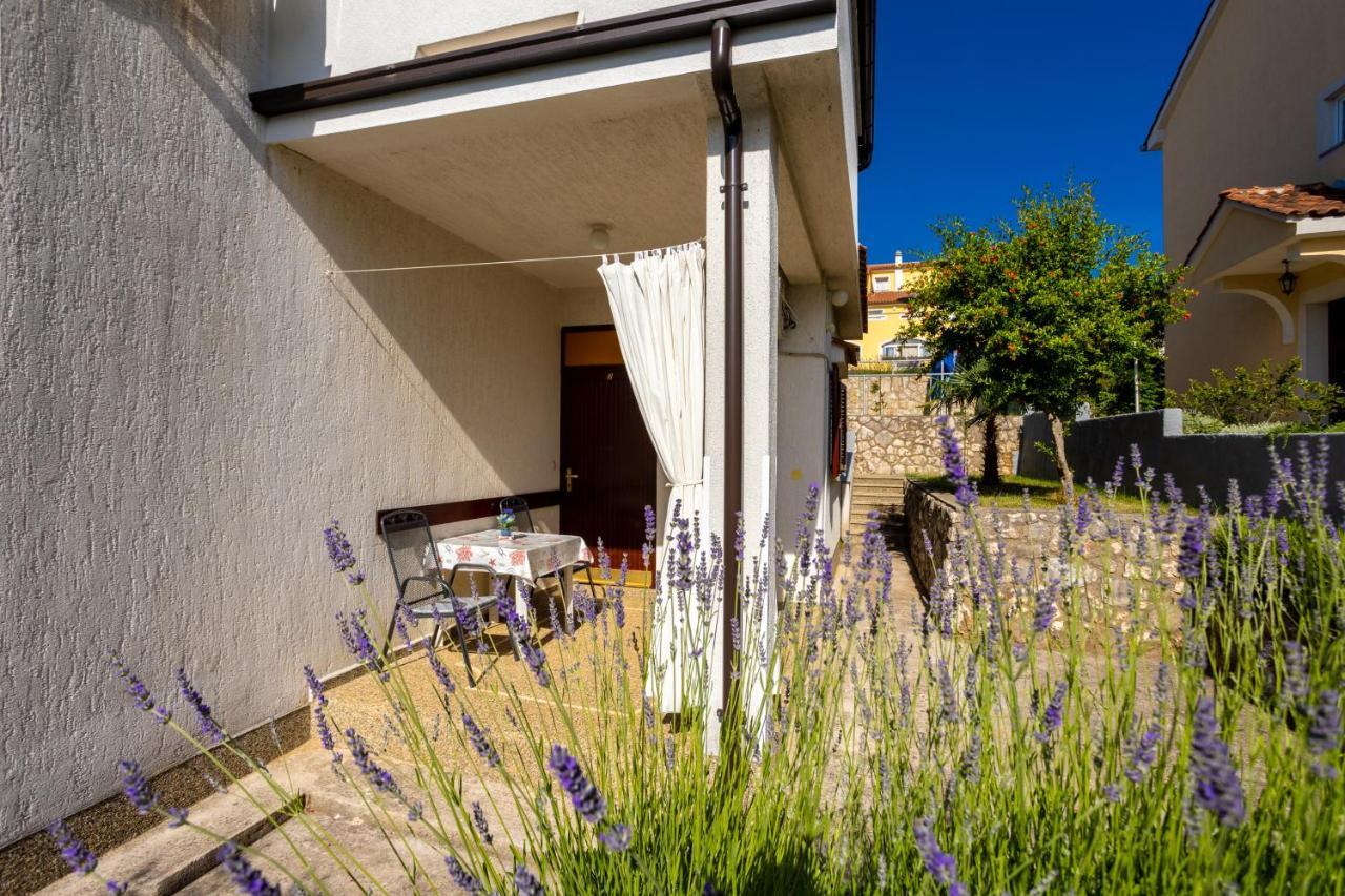 Apartments Belavic By El-Pi Tours Njivice Extérieur photo