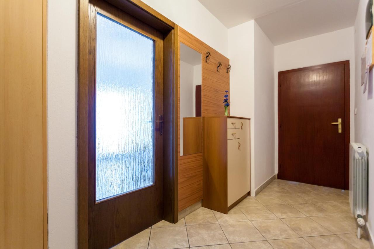 Apartments Belavic By El-Pi Tours Njivice Extérieur photo