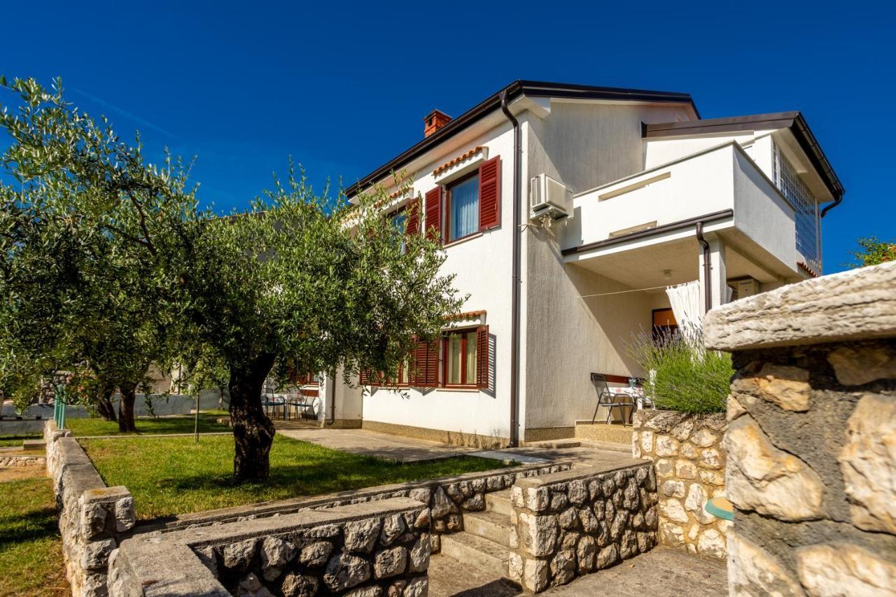 Apartments Belavic By El-Pi Tours Njivice Extérieur photo