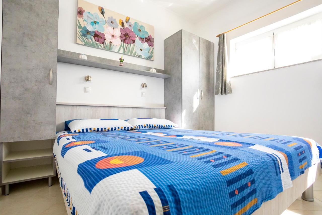 Apartments Belavic By El-Pi Tours Njivice Extérieur photo