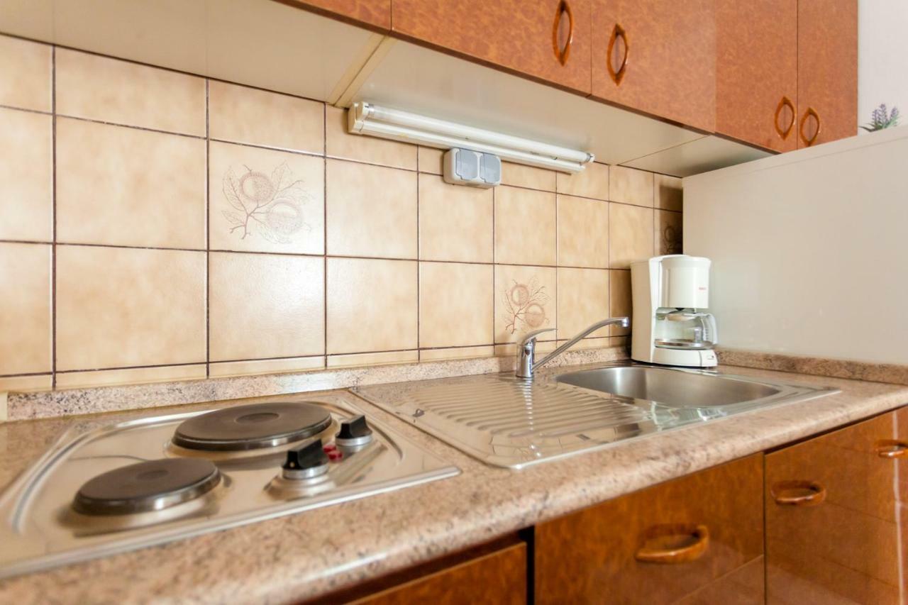 Apartments Belavic By El-Pi Tours Njivice Extérieur photo
